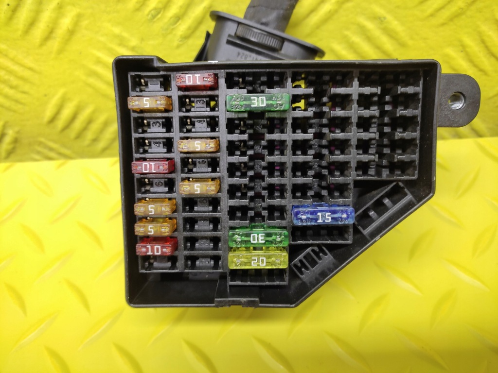 фото №1, Vw passat b6 коробка предохранителей 3c1941824