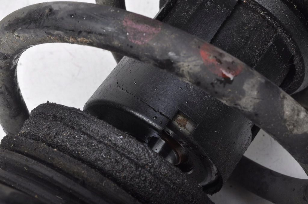 фото №10, Leon iii lift амортизатор лівий перед 5q0413031fm