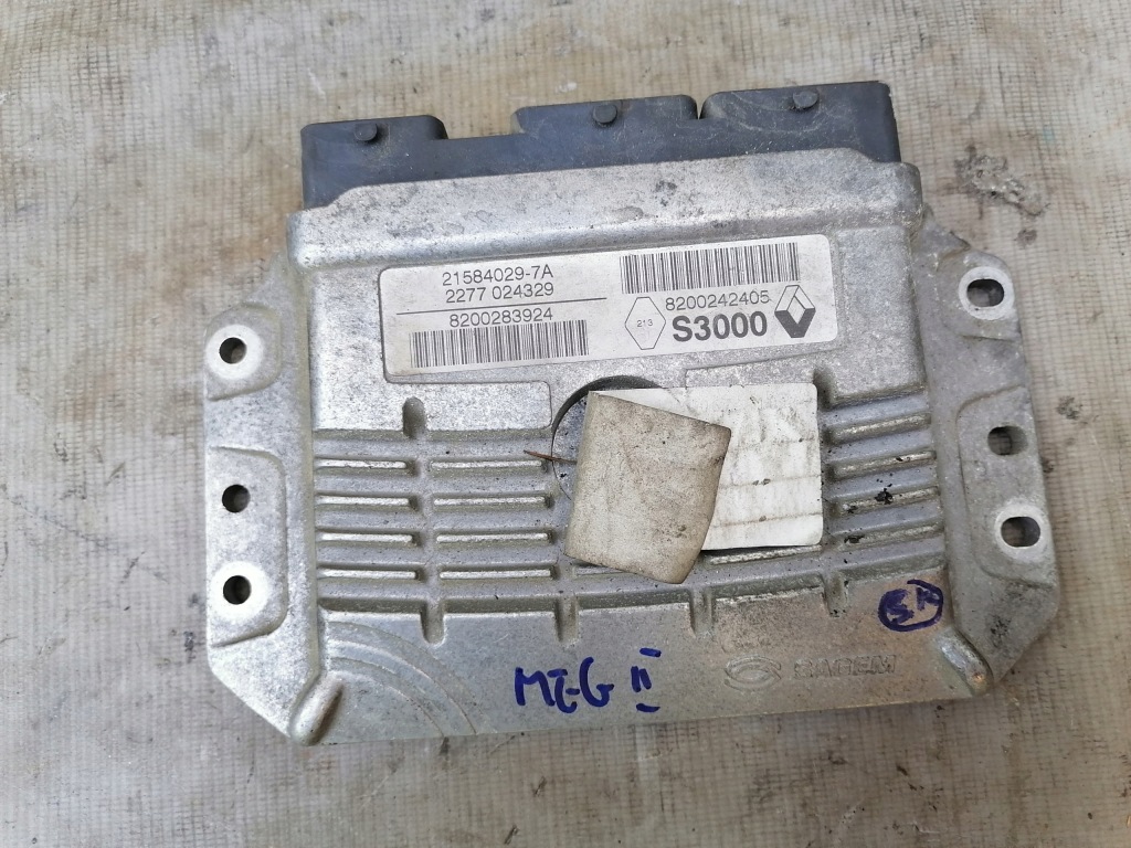 Купити Бортовий комп'ютер блок керування renault 8200283924
