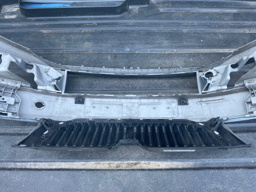 фото №9, Бампер перед решётка радиатора skoda octavia 3 iii lift передний решётка радиатора pdc 5e0807221