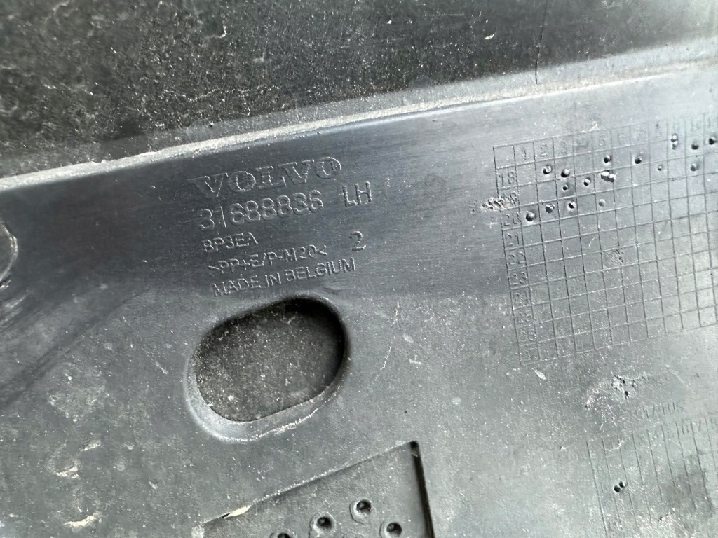 фото №7, Бампер задняя задний volvo v60 kombi ii 2 2018- pdc