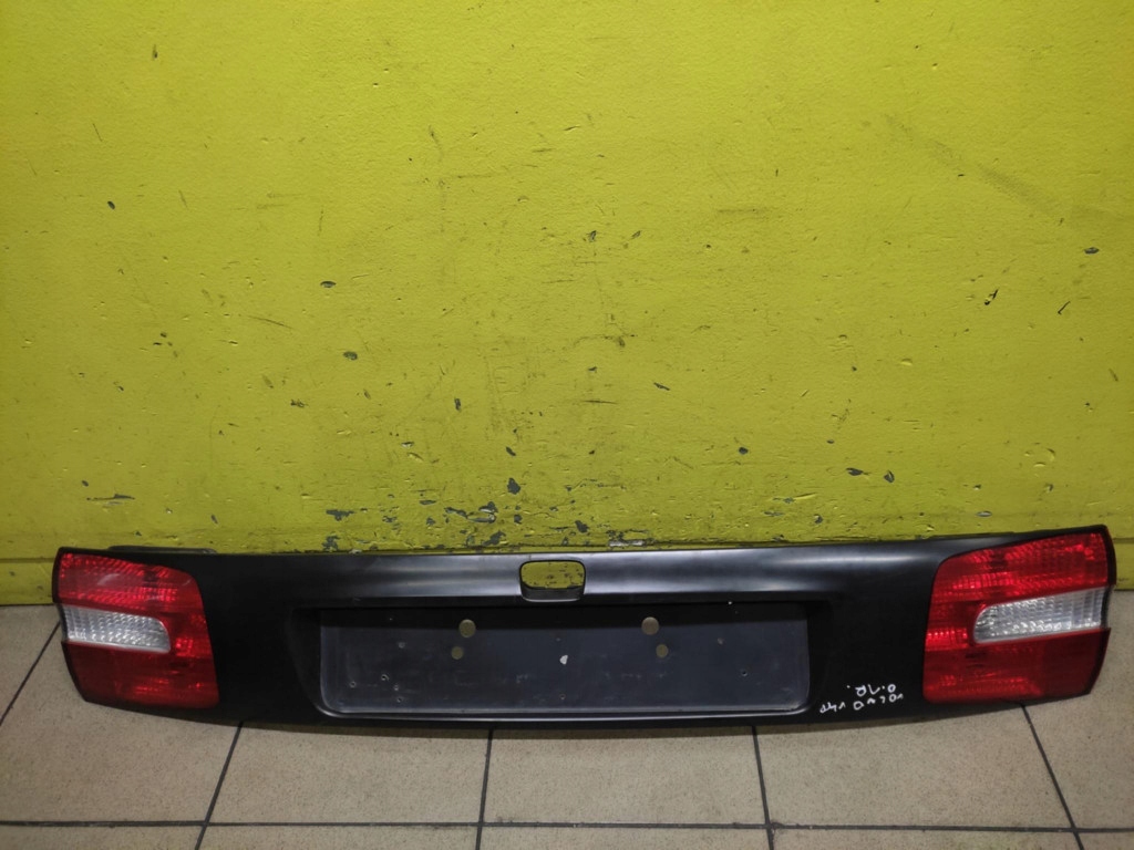 фото №1, Volvo v40 накладка задняя 30887332