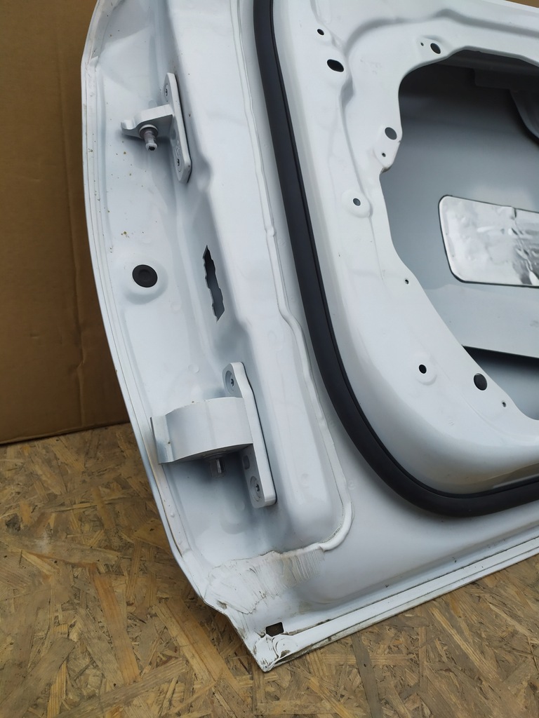 фото №9, Дверь правое передние mercedes c w205 a2057220210