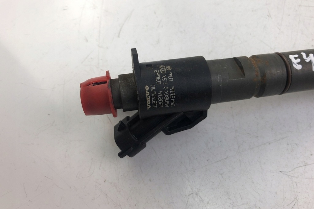фото №1, Инжектор volvo xc70 ii 31272690 2012