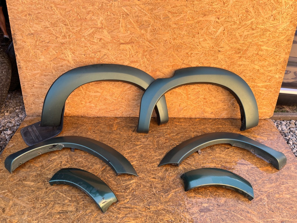 фото №1, Молдинг накладки накладка крыла комплект toyota hilux 15-