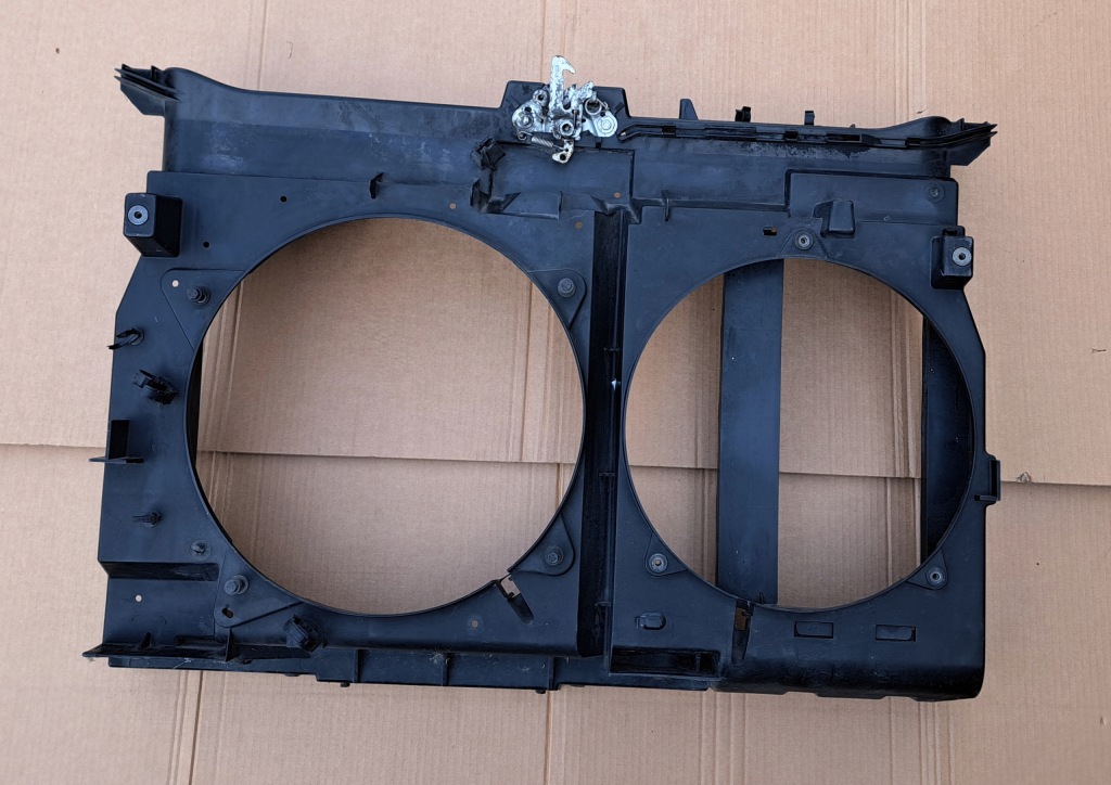 Citroen c8 peugeot 807 корпус вентиляторов 1484092080 с Разборки