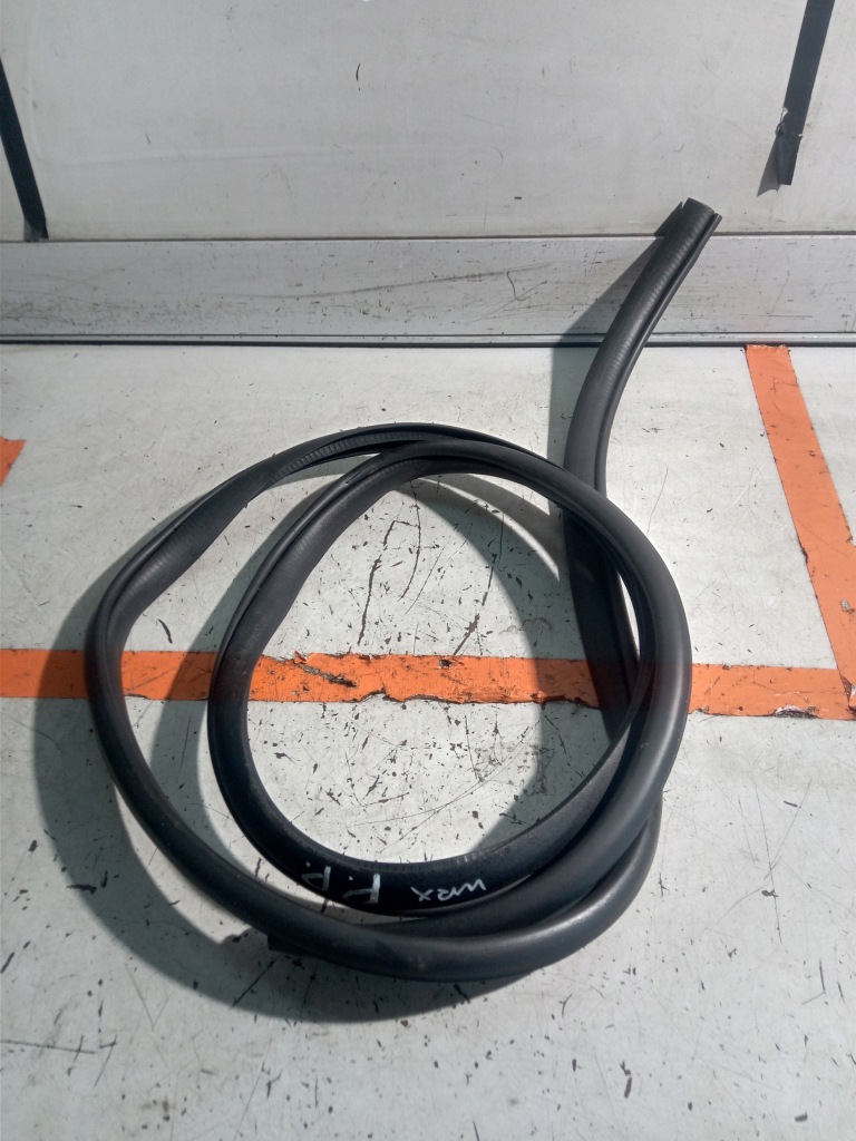 фото №1, Subaru wrx sti va прокладка дверь правый перед