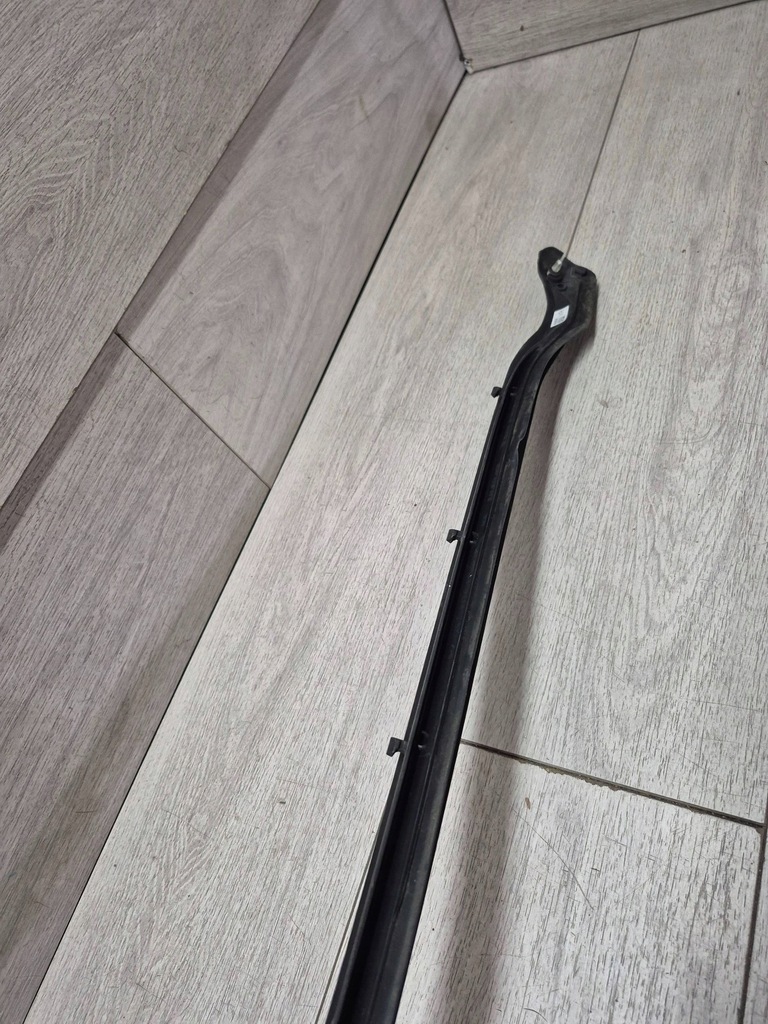 фото №5, 11533. taycan прокладка поріг двері правий перед 9j1837640