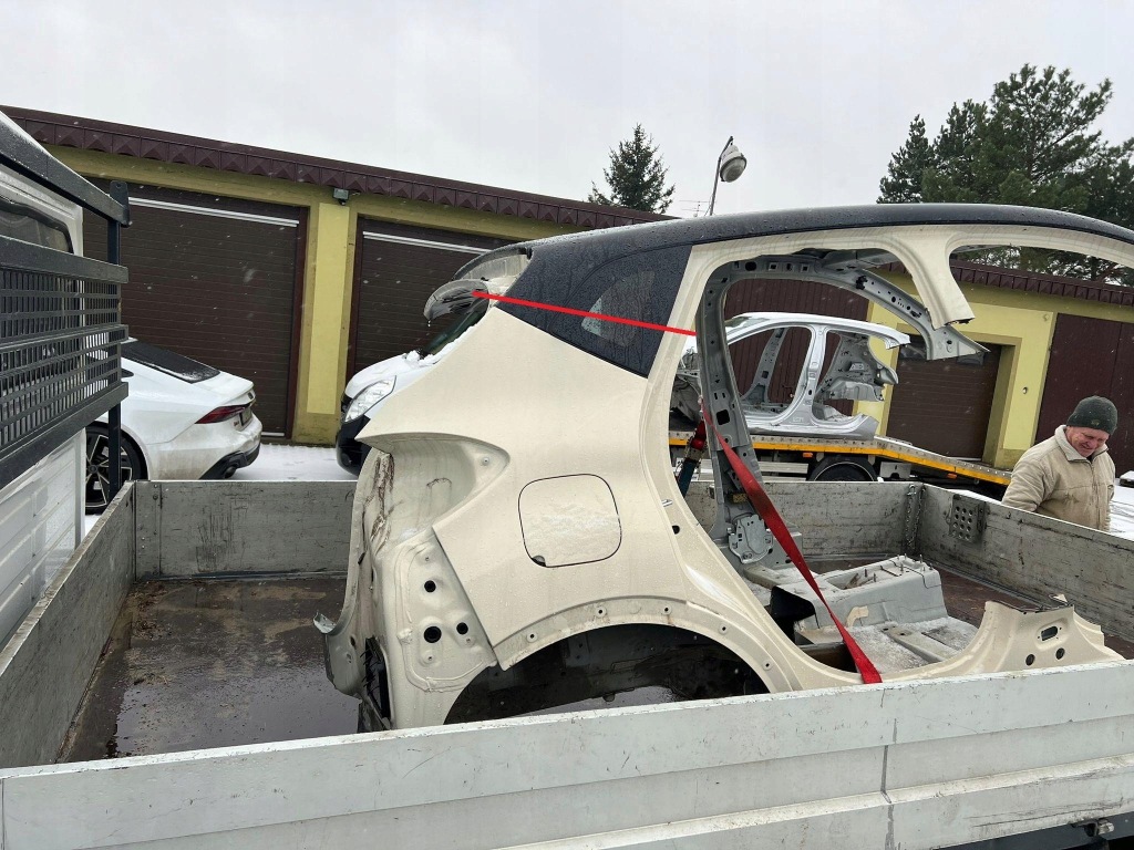 Купить Четверть крыло порог правая  задняя captur