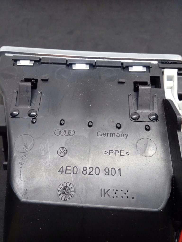 фото №10, Решітка обдув audi a8 d3 4e0820901