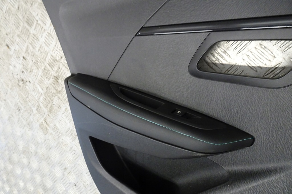 фото №7, Peugeot 208 ii обшивка обшивки оббивка двері