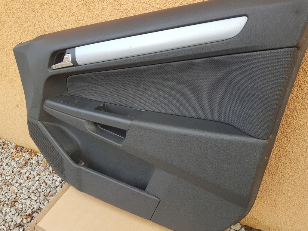 Обшивка двері правий перед opel astra h 5 двері чорний матеріал європа гарний Ціна