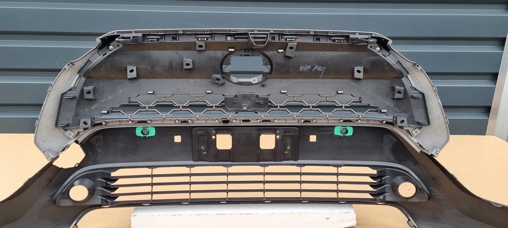 фото №10, Toyota corolla cross 2021- бампер перед оригинал c158