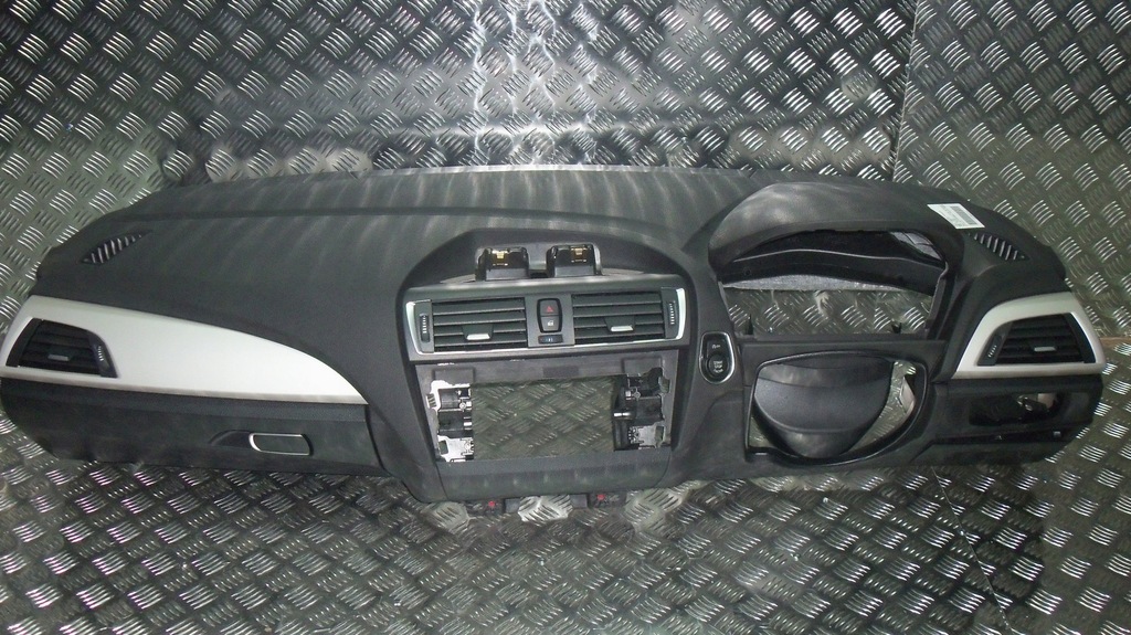 фото №1, Bmw f20 f21 f22 f23 приборная панель приборная консоль rhd