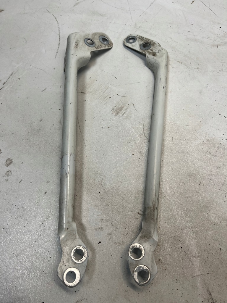 Купити Opel crossland x тримачі кронштейни верхній поперечина