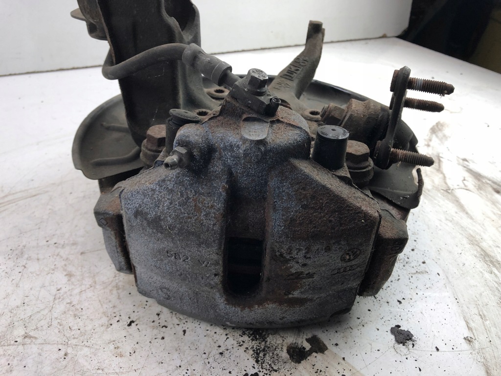 фото №6, Vw golf v поворотний кулак правий перед 1k0