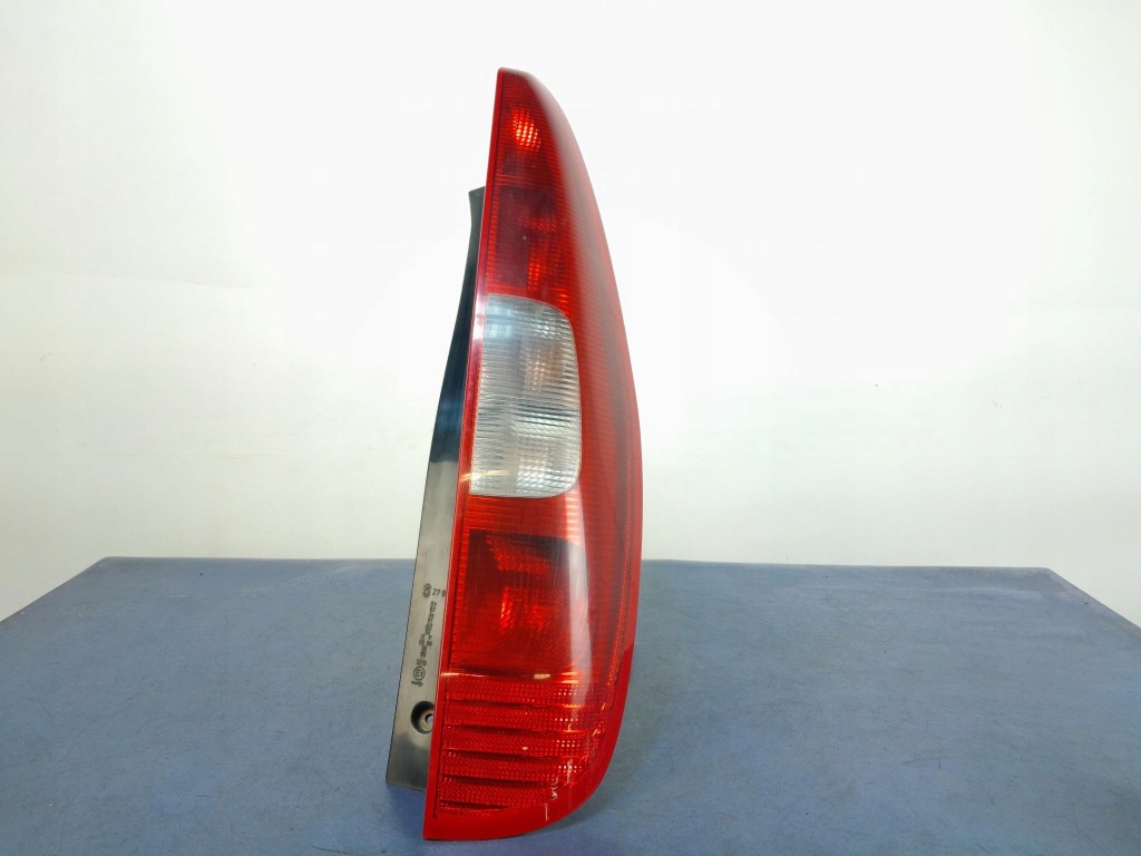 фото №1, Mitsubishi colt vi лампа задняя правая 27958006