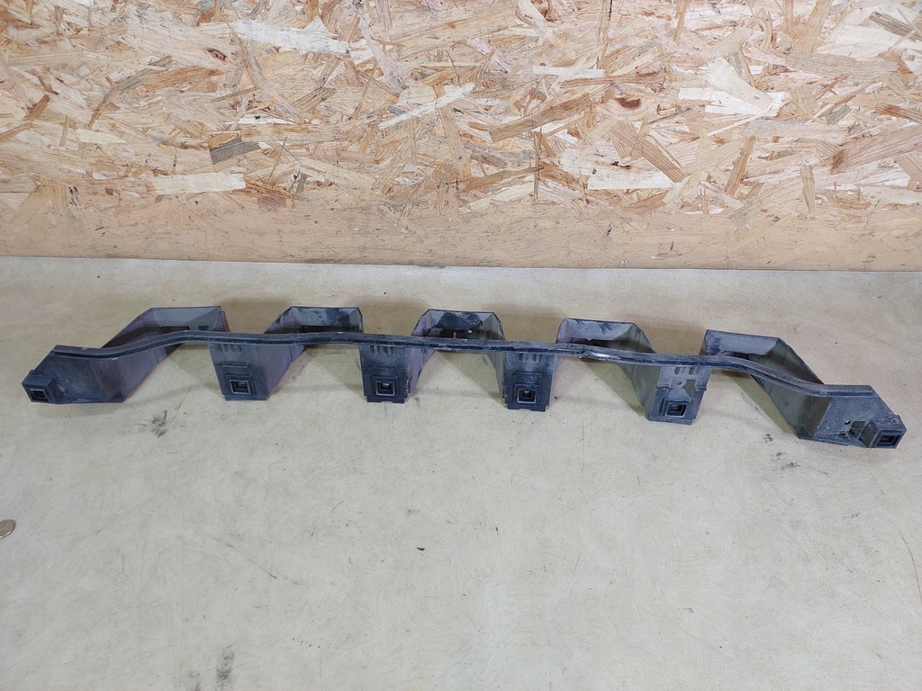 фото №6, Volvo v50 направляющая бампера задняя 30678071