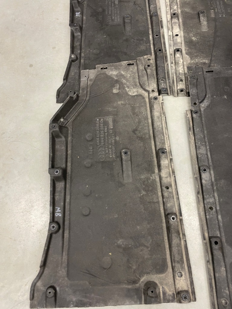 Накладка плита подвеска левая правая a5 8w оригинал с Разборки