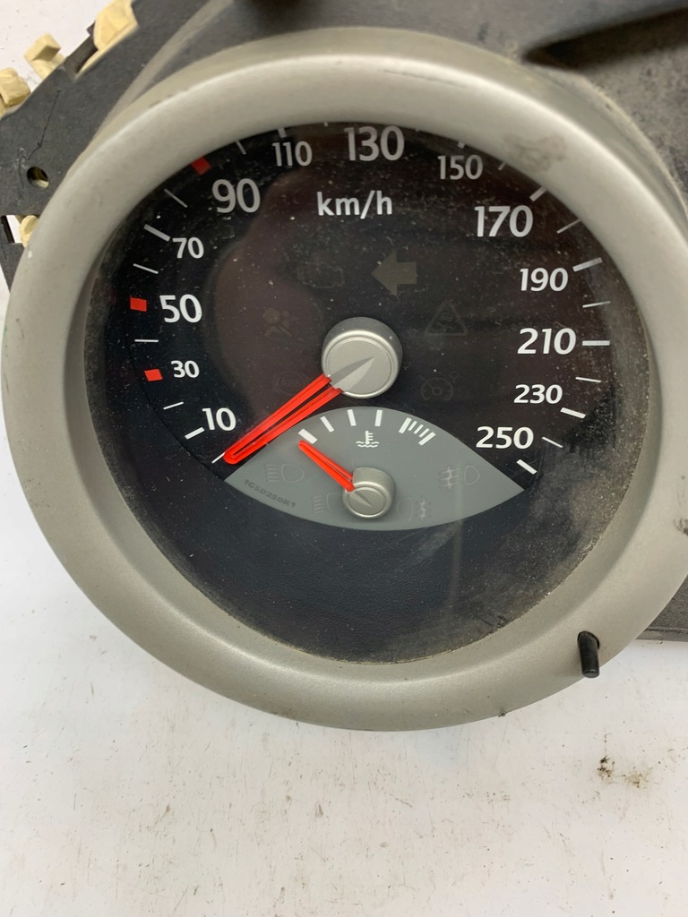 фото №2, Счетчик приборная панель 8200364015 renault