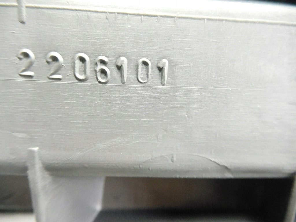 фото №10, Накладка бампера renault vel satis оригинальный номер 7701206881