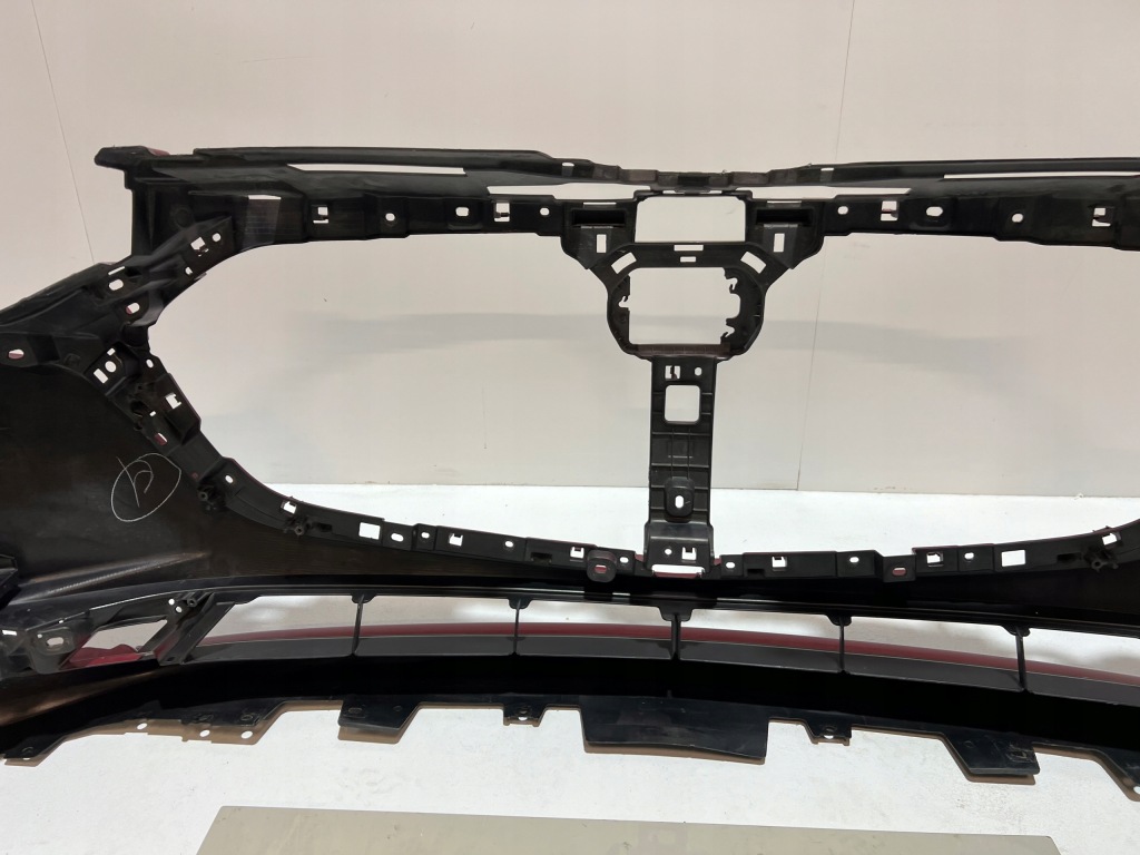 Mazda 3 бампер sedan rok 2021 Зі Шроту