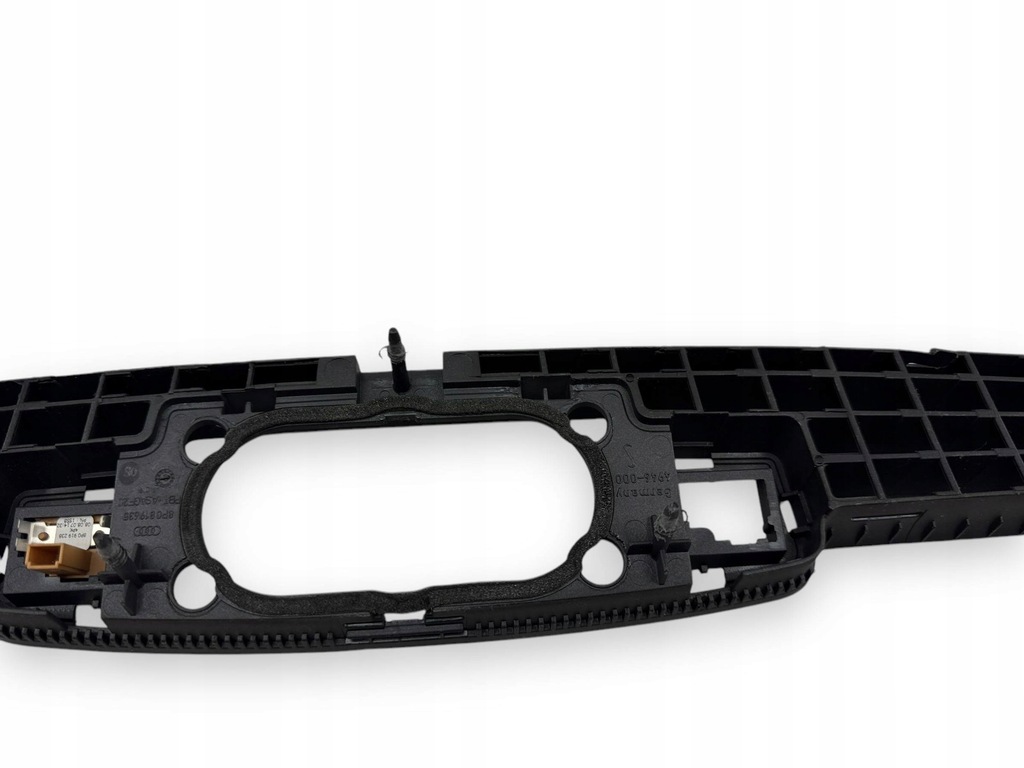 фото №7, Audi a3 s3 8p 2007 форсунки / решётки обдув панели приборной панели