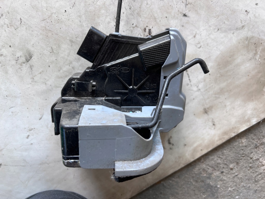 фото №4, Hyundai i20 ii замок двері лівий задня задній