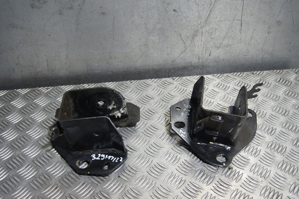 фото №8, Кронштейн балка подвеска задняя renault express