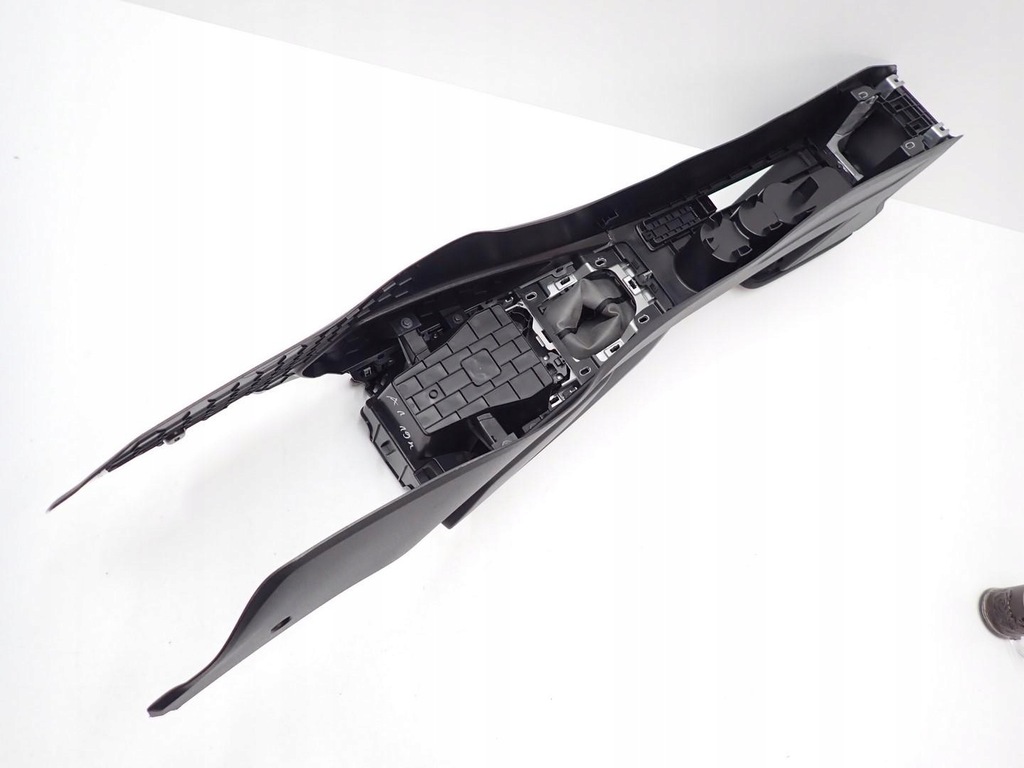 фото №10, Туннель подлокотник ручка чехол передач europa audi a1 ii 82a gb 19r