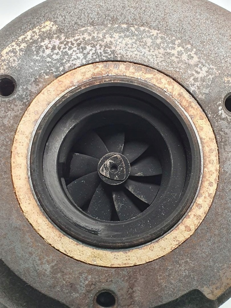 фото №9, Коллектор выпускной компрессор регулятор турбина volvo c70 ii 2.4 d5 30774670