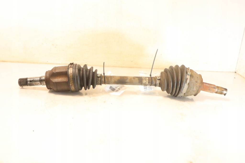 Приводной вал левое  перед alfa romeo mito 1.3jtd в Украине