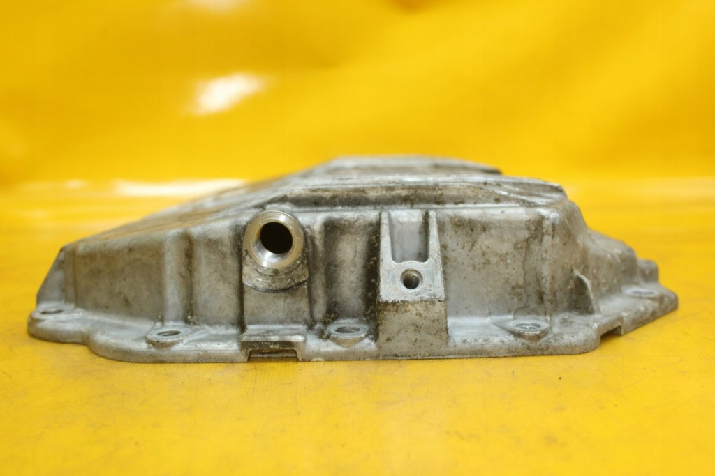 Купити Піддон масляна audi a6 c6 3.2 fsi auk 06e103604g 8122700-111