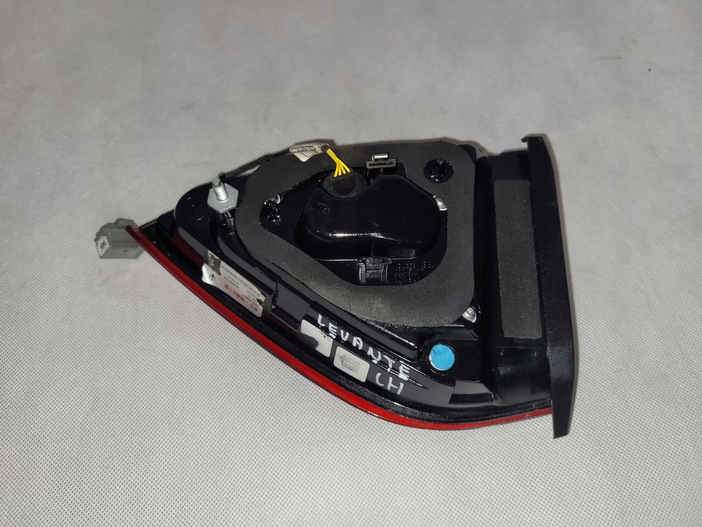 фото №11, Maserati levante крышка багажника лампа задняя задняя rh/lh