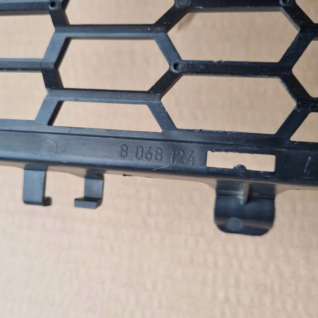 Решётка бампера средняя нижняя mpakiet m-pakiet bmw 3 f30 f31 8068124 Киев