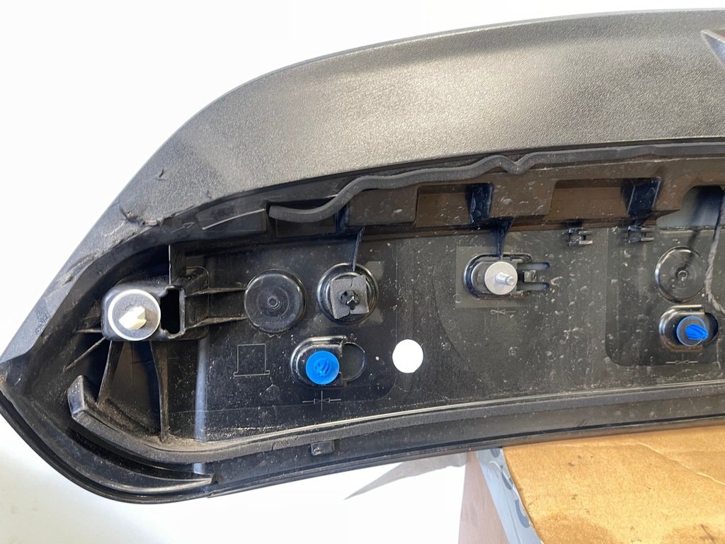 фото №11, Audi a4 b9 avant спойлер крышки багажника s-line lx7l 8w9827933