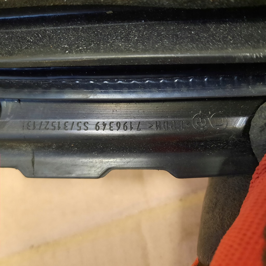 фото №8, Bmw f07 прокладка дверь левый перед 7196349