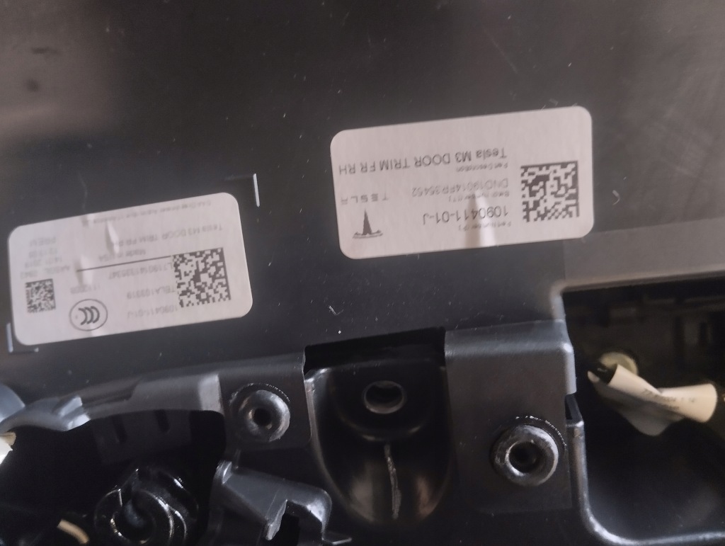 Tesla 3 обивка дверь перед левая правая Недорого