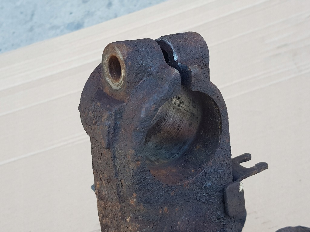 фото №12, Поворотный кулак + ступица + датчик левый перед / audi a2 1.2 1.4 1.6 / исправна