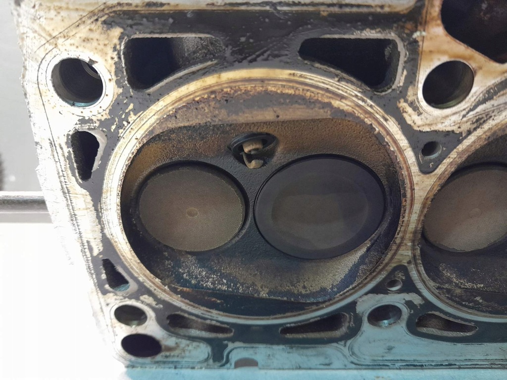фото №13, Головка цилиндров вал audi a3 8l 1.6 06b103373t