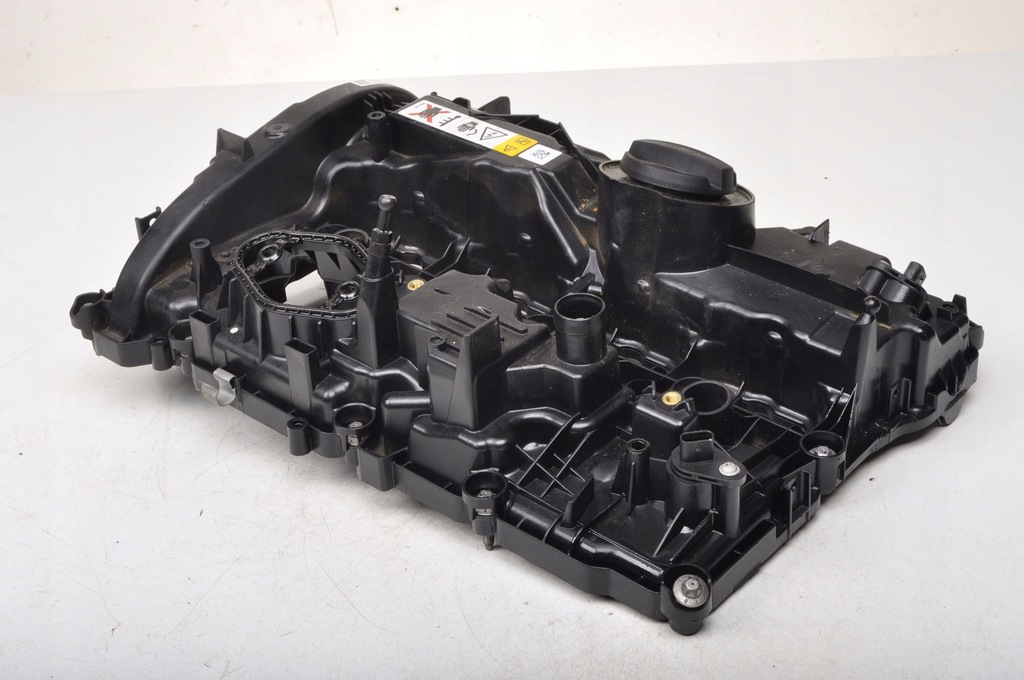 фото №1, Bmw x1 f48 2.0 крышка клапанов 8631745