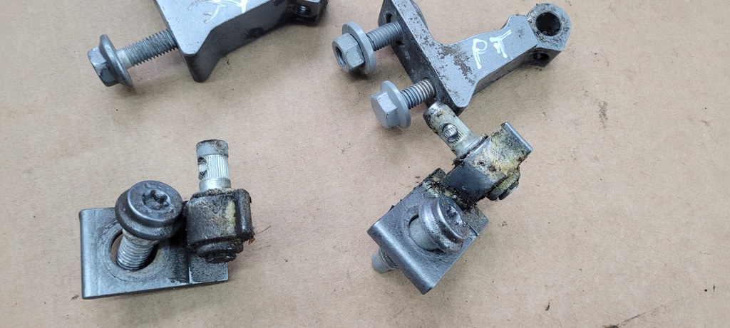 фото №8, A7 4g s7 петля петлі двері праве правий задня задні ly7g