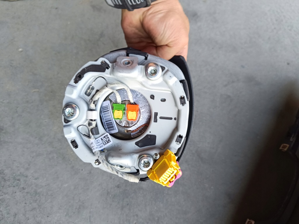 фото №4, Audi a4 b7 приборная панель приборная панель консоль подушка безопасности ремни eur