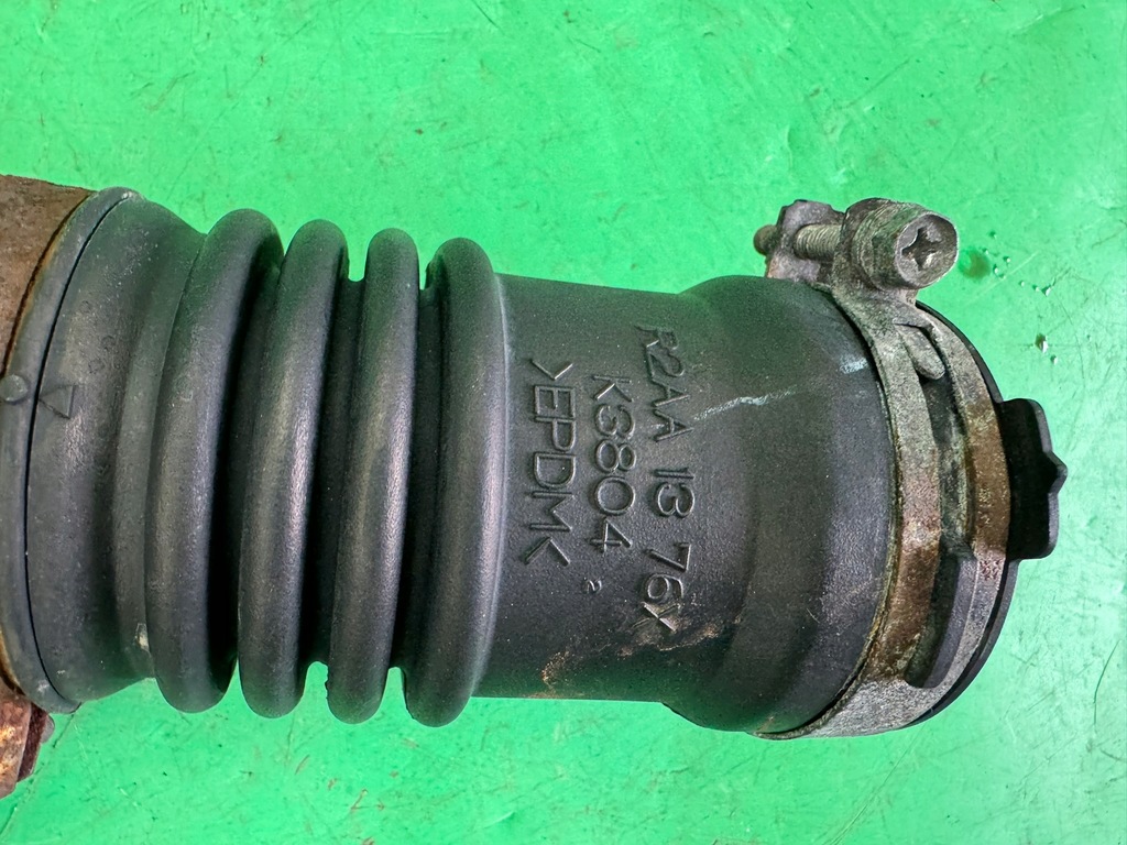 фото №5, Труба резиновый элемент шланг воздухозаборник воздуха r2aa1376x mazda 6 ii gh 2.2 mzr-cd 07-12