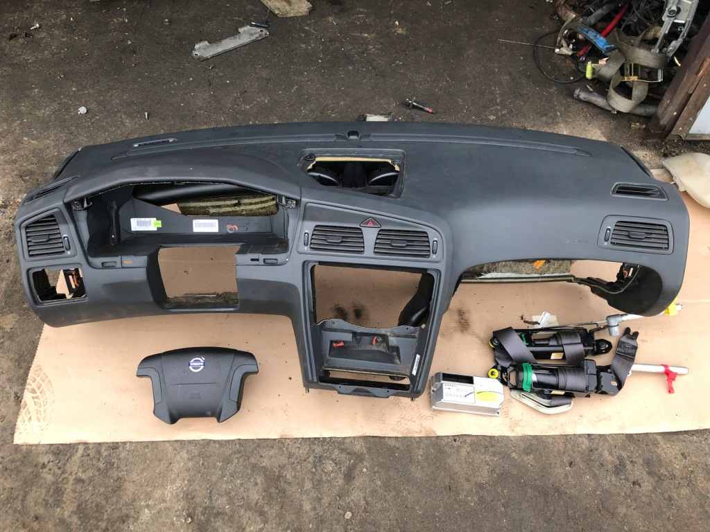 фото №1, Приборная панель volvo s60 v70 xc70 консоль подушка безопасности pulpit