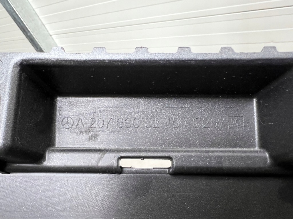 Порог молдинг порог правая mercedes w207 купе Цена