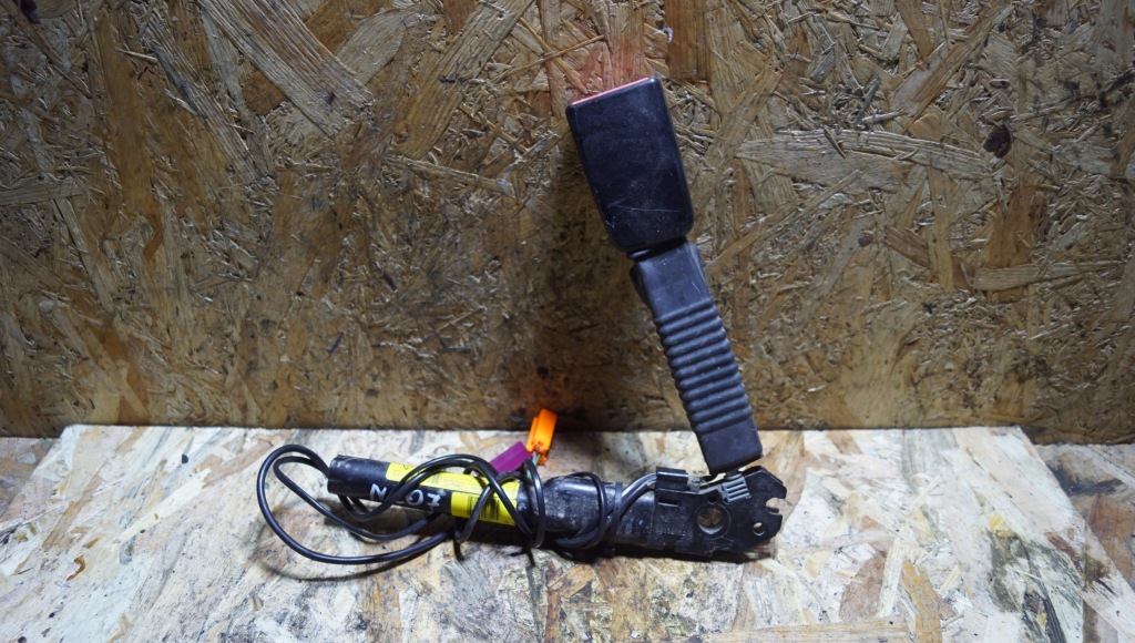 Натяжитель поперечина правая  перед ford kuga mk1 в Украине