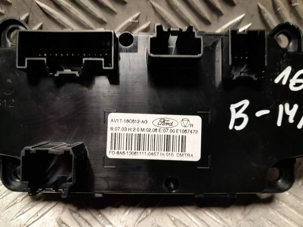 фото №8, Ford b-max панель обдув кондиционера av1t-18c612-ag