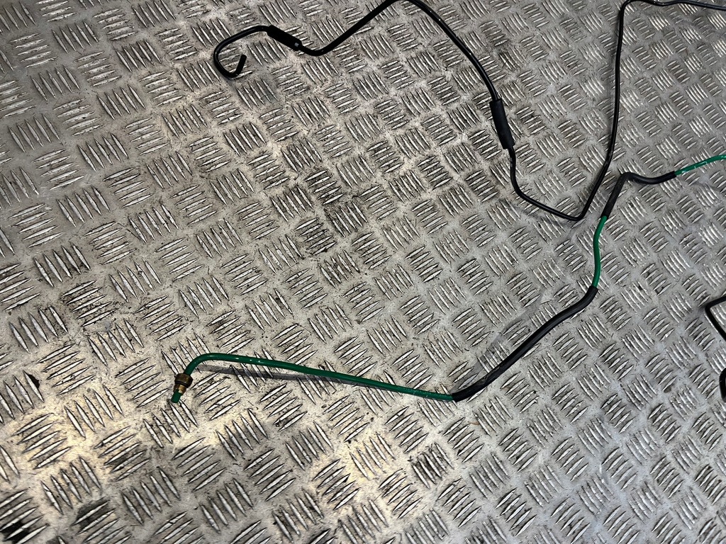 фото №8, Шланг провода электропроводка подвеска уровень porsche macan lift