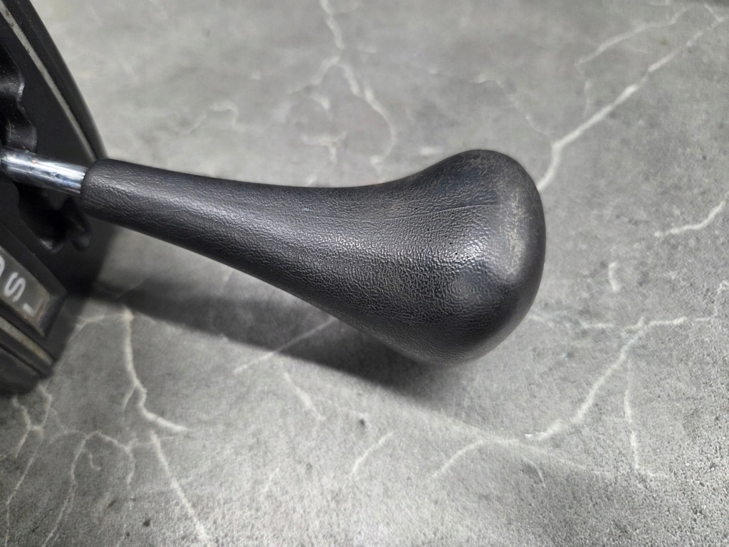 Кулиса  передач mercedes w123 2.5b универсал 85r Цена